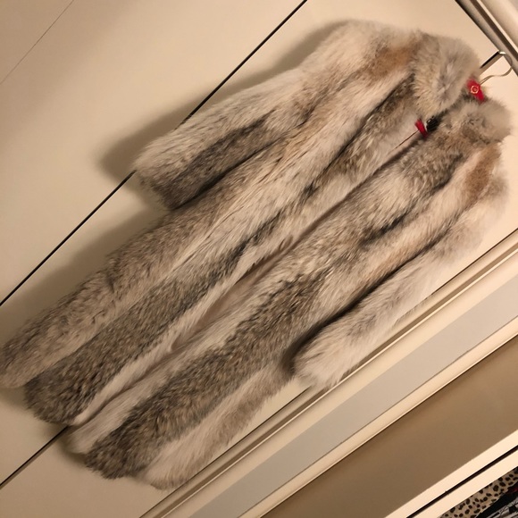 Coyote Fur Coat - Picture 2 of 8